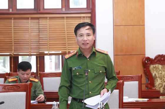 Đồng chí Đại tá Nguyễn Duy Thanh - Phó giám đốc Công an tỉnh phát biểu tại Hội nghị