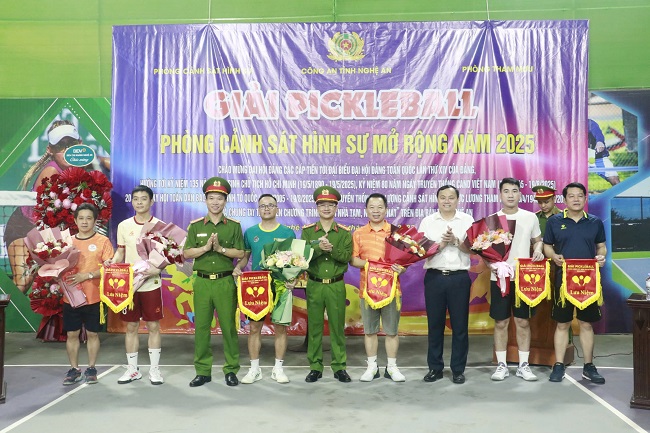 Gần 60 vận động viên tham gia Giải Pickleball Phòng Cảnh sát Hình sự mở rộng năm 2025