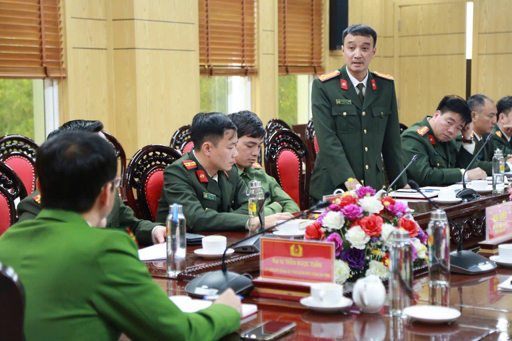 Đại diện Cục Công tác chính trị Bộ Công an phát biểu