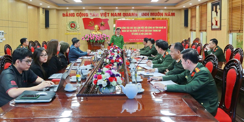 Toàn cảnh buổi làm việc