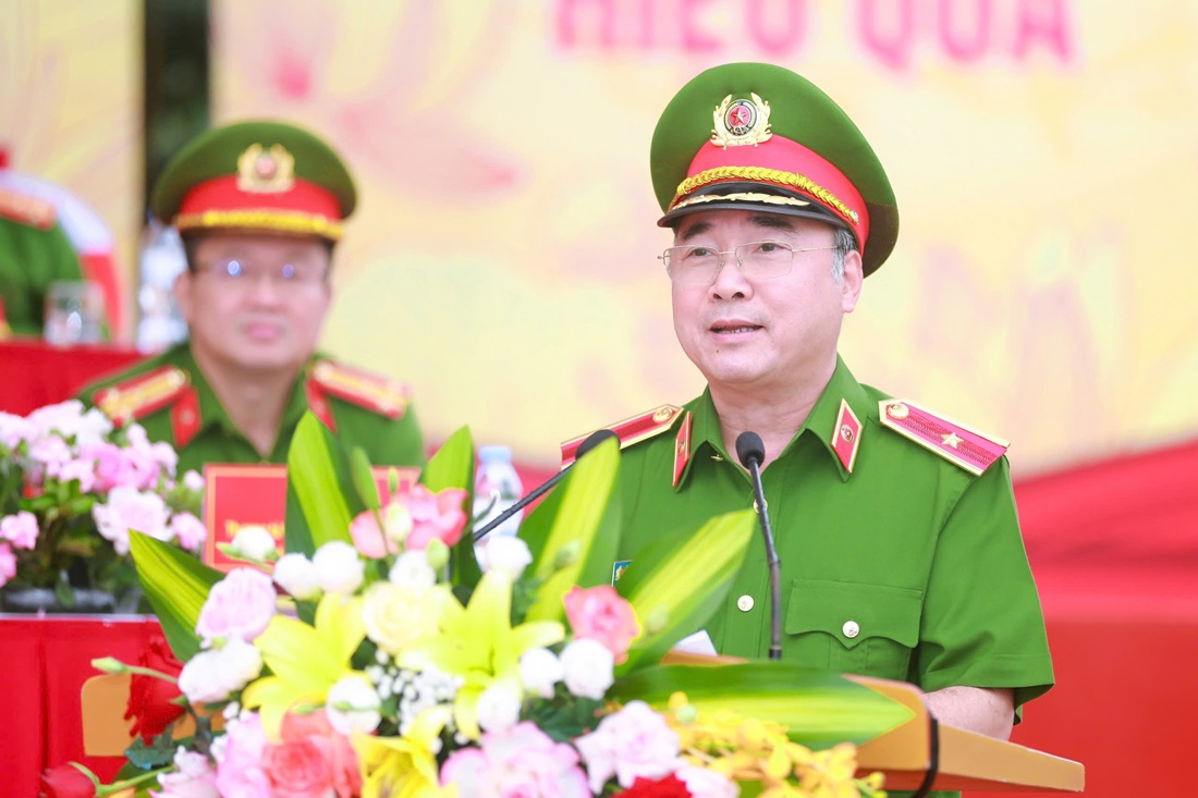 Đồng chí Thiếu tướng Nguyễn Đình Hoàn - Phó Cục trưởng Cục Cảnh sát PCCC và CNCH, Bộ Công an phát biểu tại Lễ khai mạc