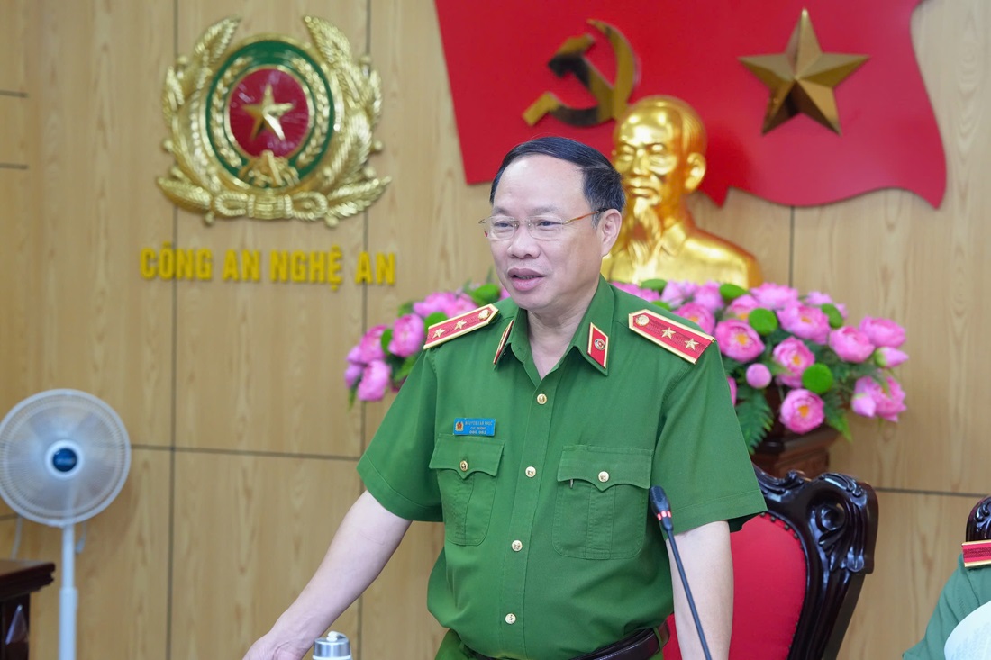 Đồng chí Trung tướng Nguyễn Văn Phục, Cục trưởng Cục Cảnh sát quản lý tạm giữ, tạm giam và thi hành án hình sự, Bộ Công an phát biểu tại buổi làm việc