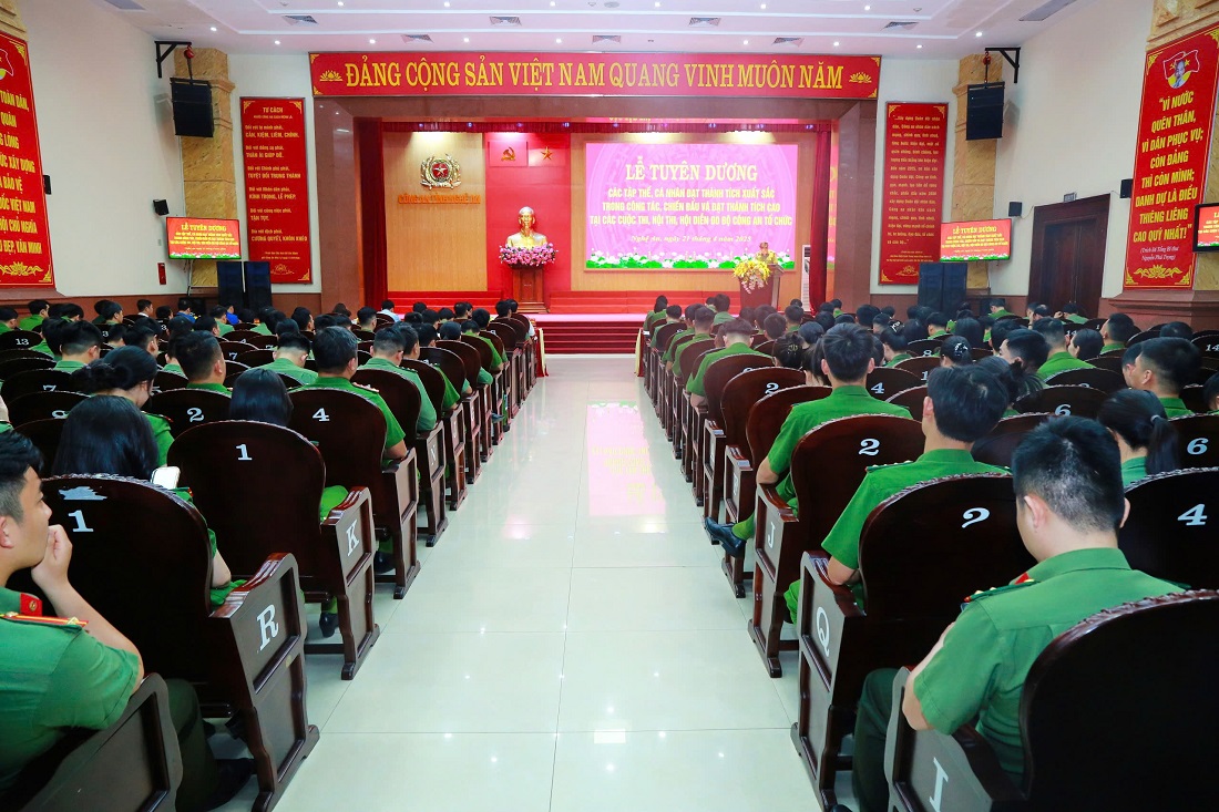 Toàn cảnh Lễ tuyên dương