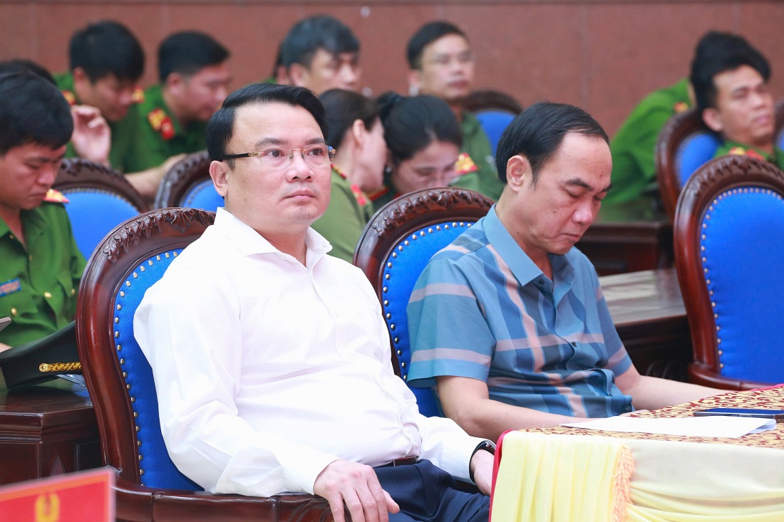 Các đại biểu tham dự buổi lễ