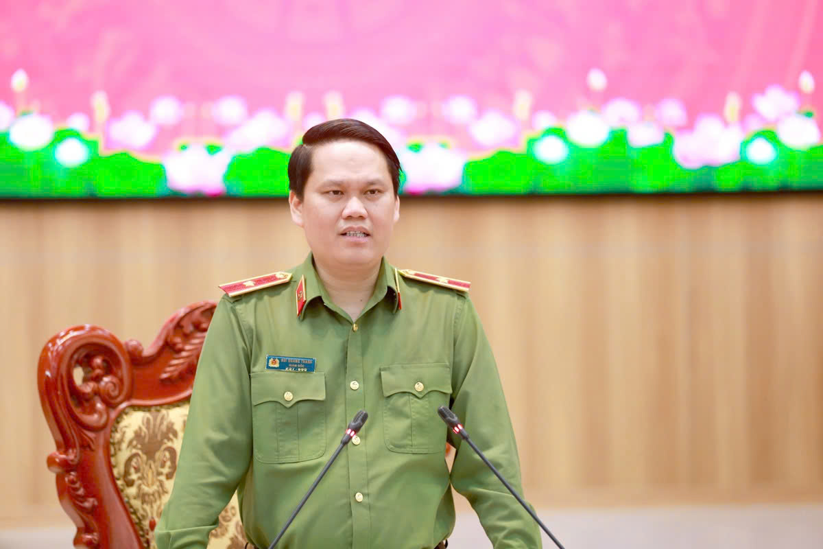 Đồng chí Thiếu tướng Bùi Quang Thanh - Ủy viên Ban Thường vụ Tỉnh ủy, Bí thư Đảng ủy, Giám đốc Công an tỉnh phát biểu kết luận tại Hội nghị