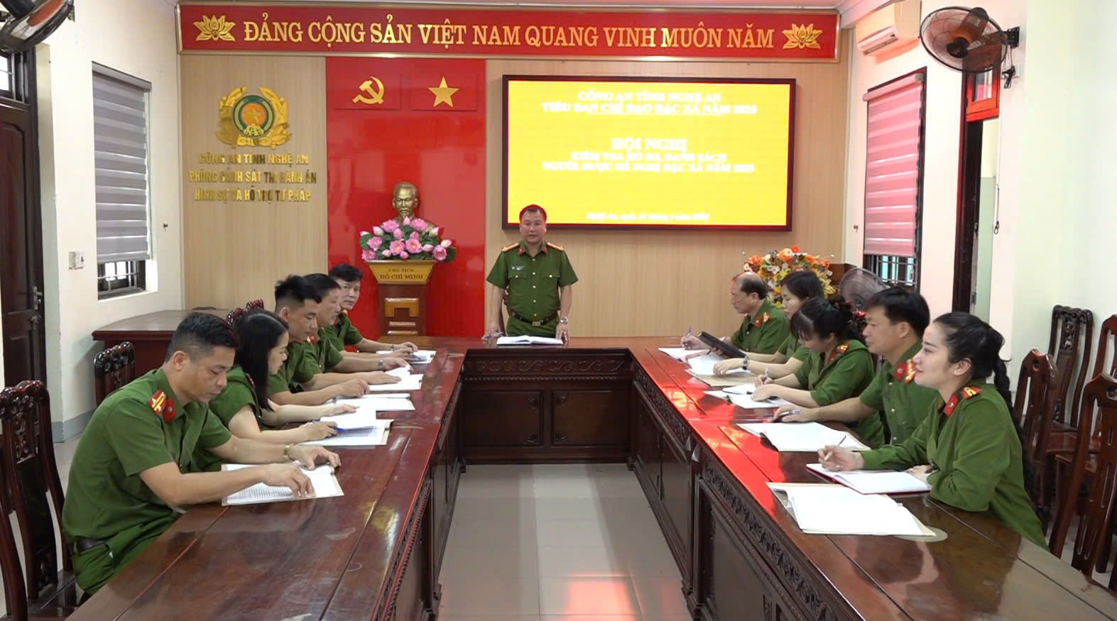 Tiểu Ban chỉ đạo đặc xá Công an tỉnh họp xét duyệt, kiểm tra hồ sơ, danh sách người đề nghị đặc xá năm 2025
