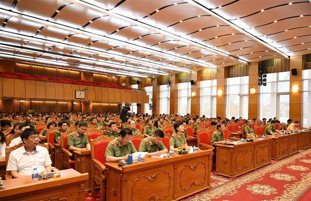 Các đại biểu dự Hội nghị