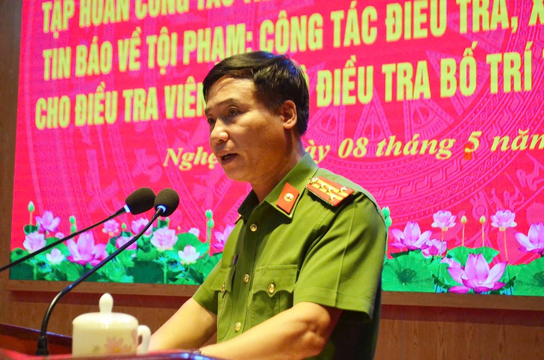 Đồng chí Đại tá Nguyễn Duy Thanh, Phó Giám đốc, Thủ trưởng Cơ quan Cảnh sát điều tra Công an tỉnh phát biểu khai mạc hội nghị tập huấn
