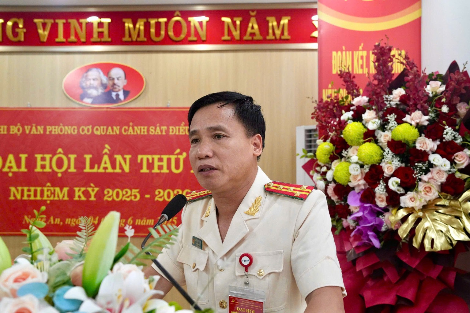 Đồng chí Đại tá Nguyễn Duy Thanh, Phó Giám đốc, Thủ trưởng Cơ quan CSĐT Công an tỉnh phát biểu chỉ đạo tại Đại hội