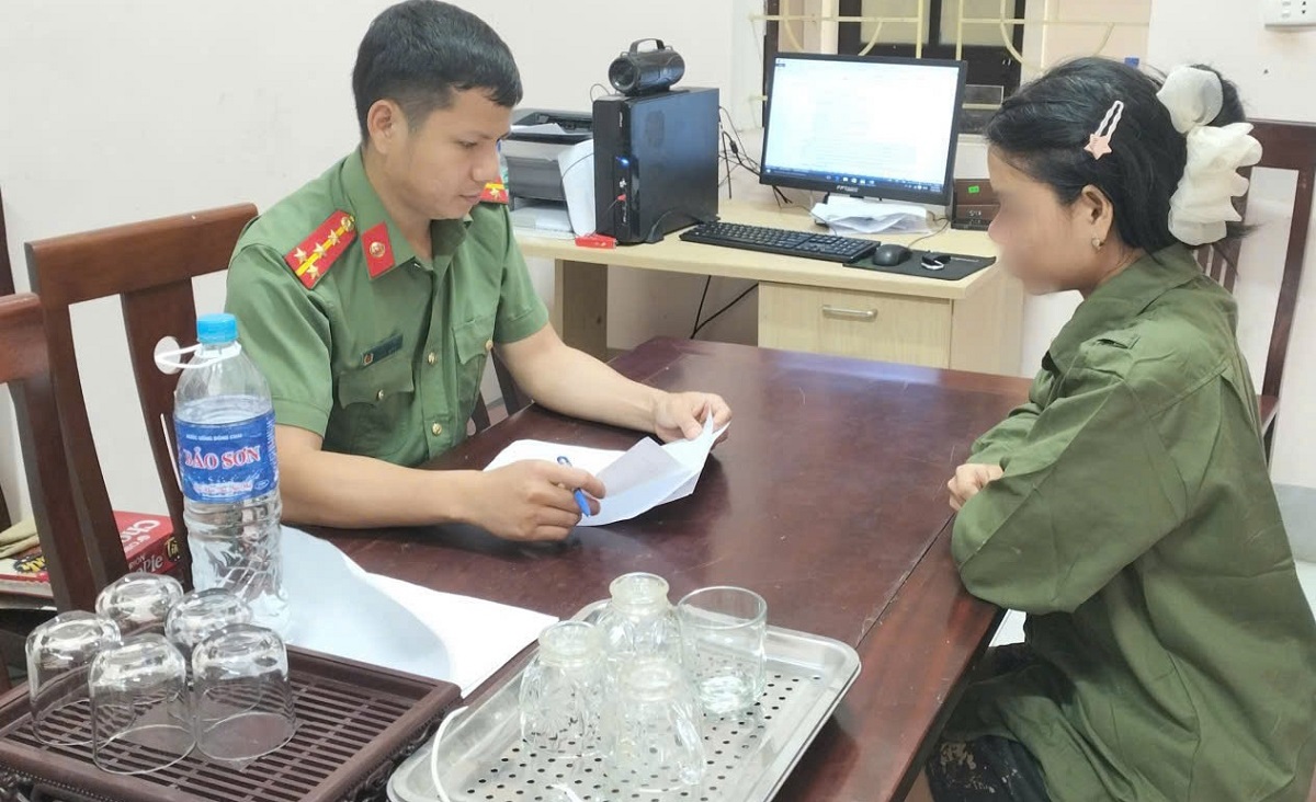 Công an xã Tương Dương làm việc chủ tài khoản “L.T.T” 