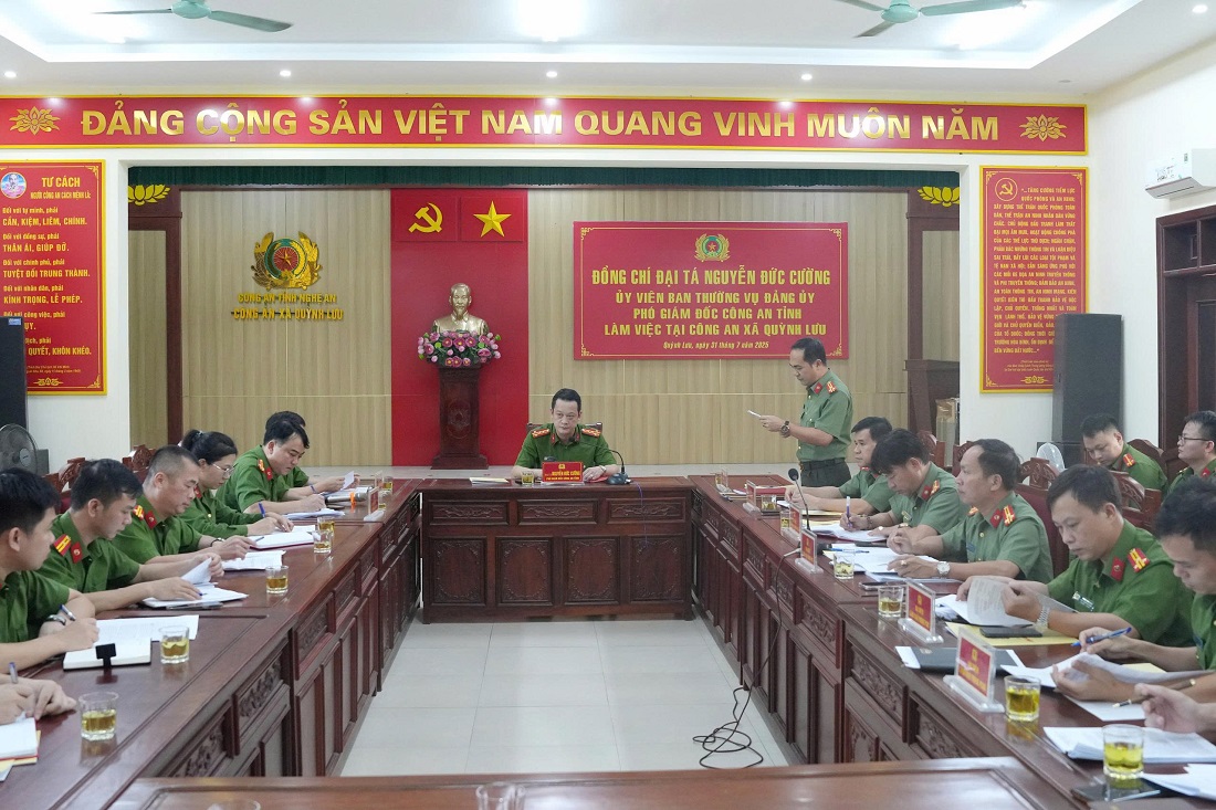 Toàn cảnh buổi làm việc