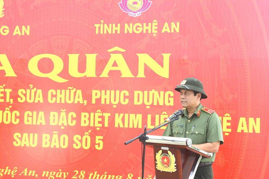Thiếu tướng Nguyễn Hồng Nguyên phát biểu tại buổi ra quân