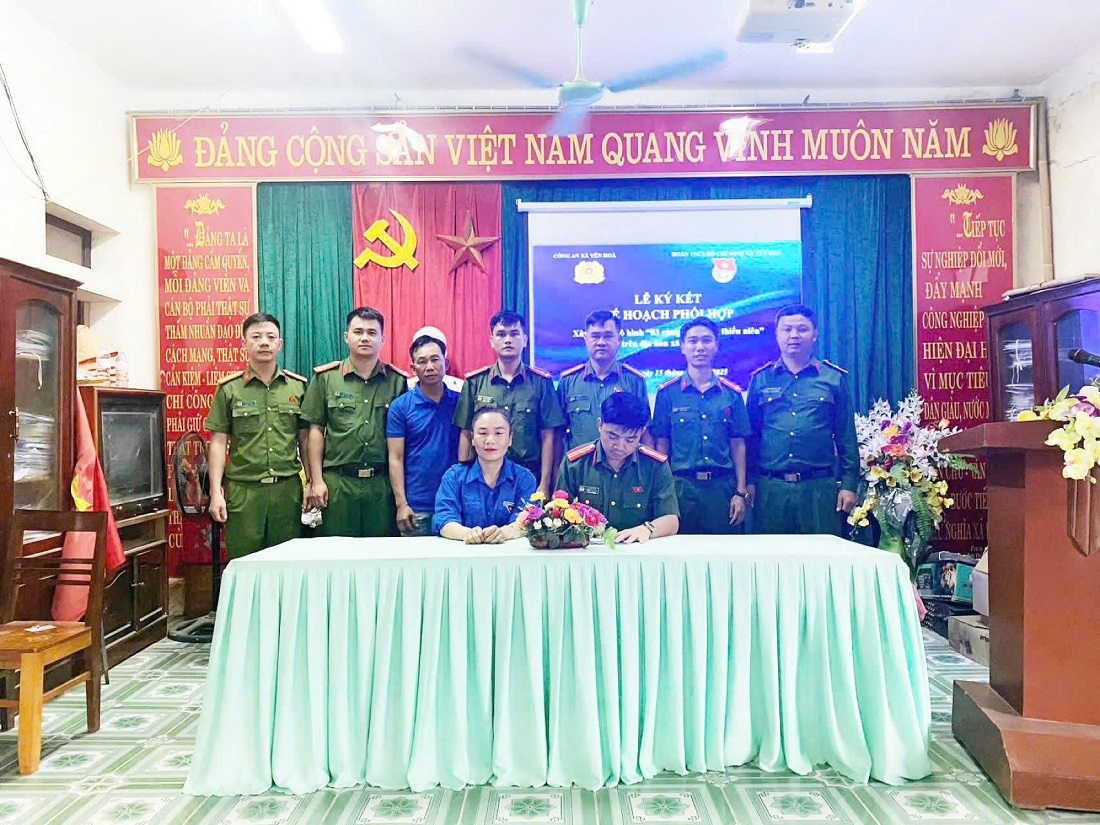 Công an xã phối hợp với Đoàn Thanh niên ký kết kế hoạch phối hợp