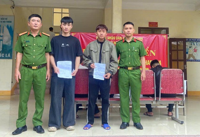 Công an xã Quỳnh Anh tiếp nhận đơn tình nguyện thực hiện nghĩa vụ tham gia Công an nhân dân năm 2026
