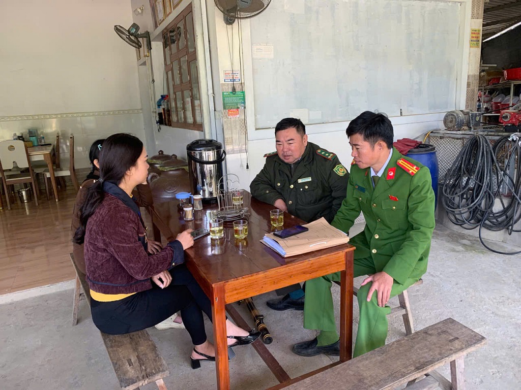 Đẩy mạnh tuyên truyền trực tiếp cho người dân hiểu rõ quy định pháp luật về bảo vệ động vật hoang dã và hệ sinh thái tự nhiên