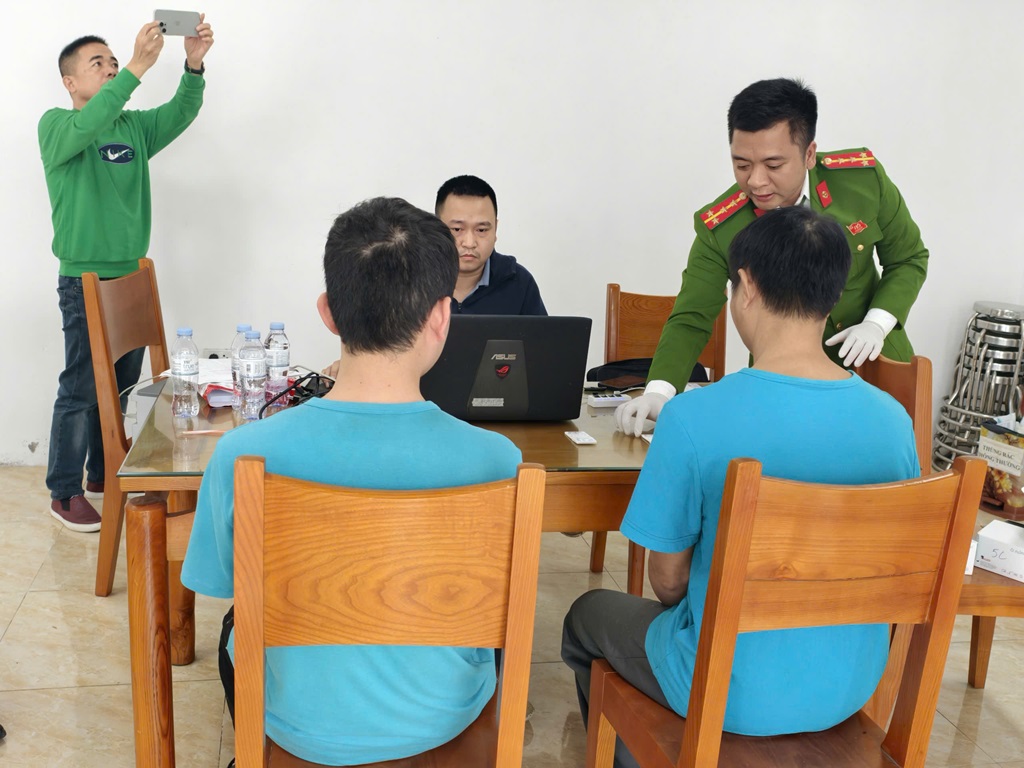 Cùng với tổ chức xét nghiệm nhanh ma túy, Công an xã Phúc Lộc đẩy mạnh tuyên truyền tác hại của ma túy