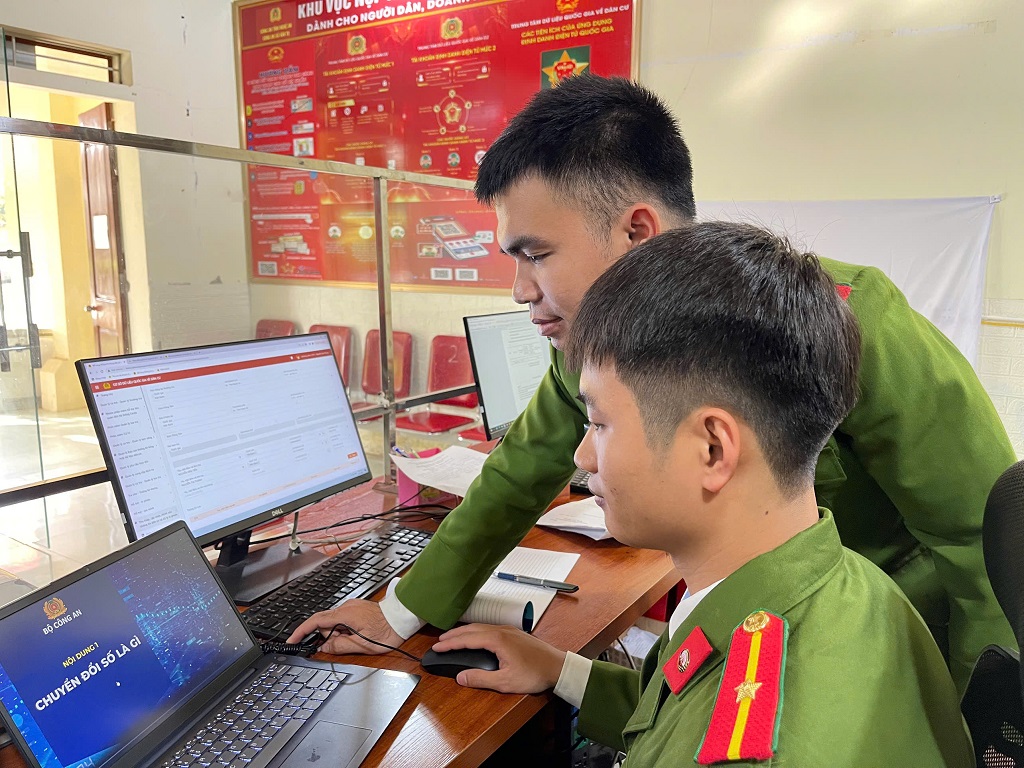 Công an xã Vân Tụ tham gia lớp 