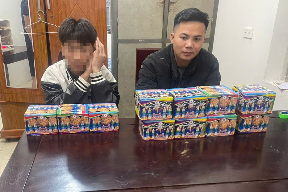 Đối tượng cùng số tang vật tại cơ quan Công an