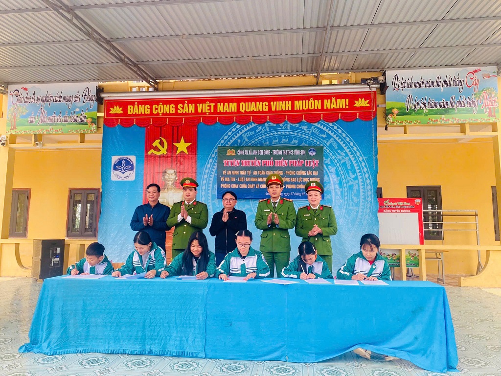 Tổ chức ký cam kết tại trường học