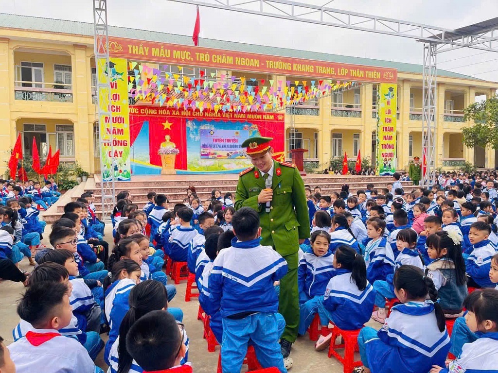 Buổi tuyên truyền diễn ra sôi nổi với nội dung và hình thức đa dạng, phong phú