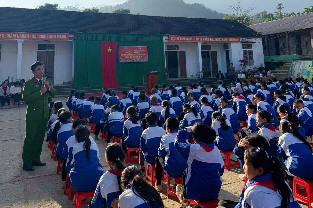 Buổi tuyên truyền bằng tình huống thực tế, ví dụ cụ thể, phù hợp với điều kiện địa phương, giúp học sinh dễ hiểu, dễ nhớ