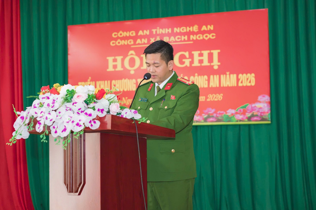 Đồng chí Trung tá Nguyễn Hải Dương - Trưởng Công an xã Bạch Ngọc phát biểu tại Hội nghị