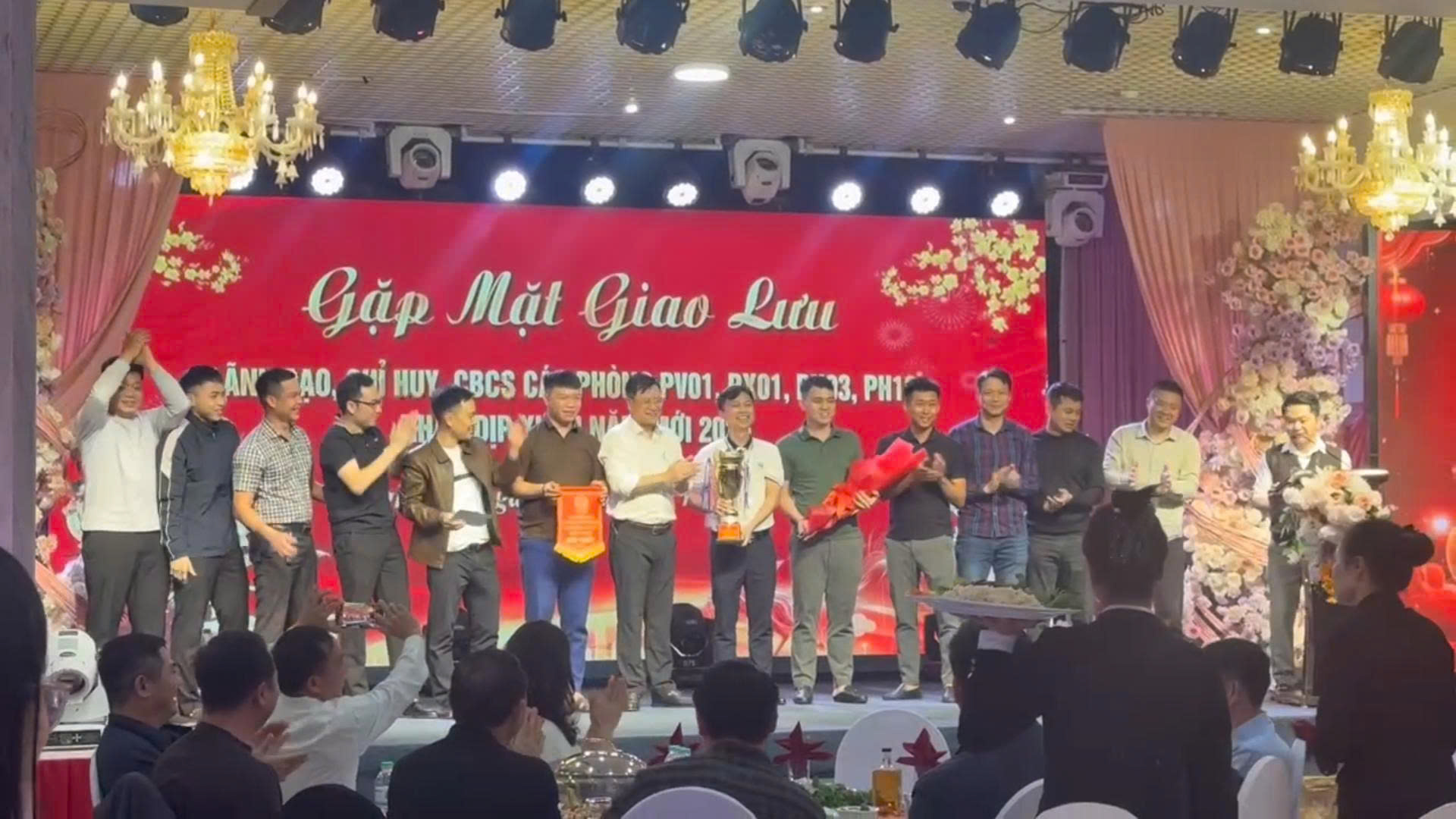  Trao giải cho các đội tại giải đấu