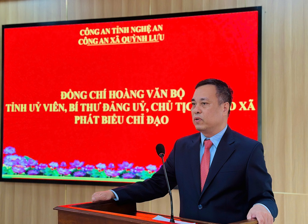 Đồng chí Hoàng Văn Bộ, Tỉnh ủy viên, Bí thư Đảng ủy, Chủ tịch HĐND xã Quỳnh Lưu phát biểu