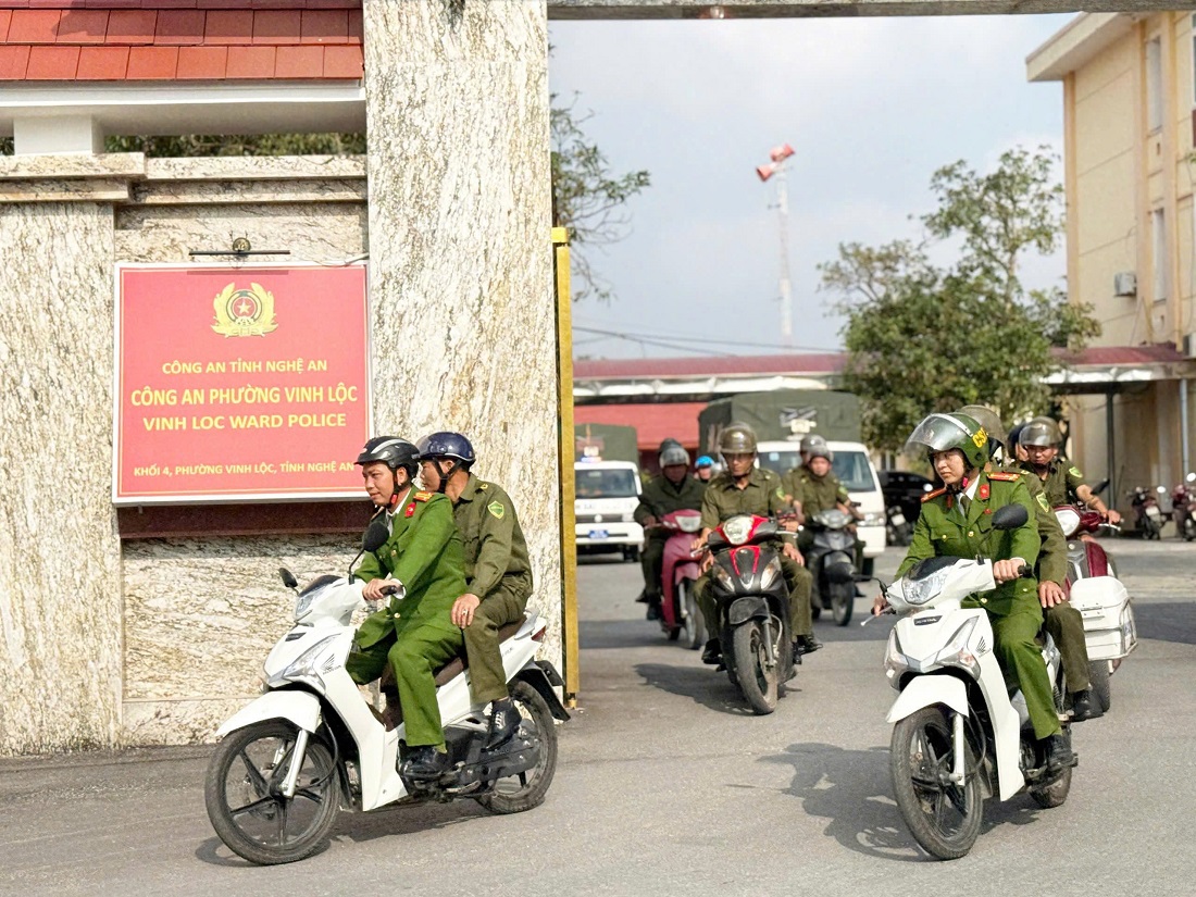 Công an phường Vinh Lộc thành lập các tổ công tác ra quân bảo đảm ANTT trong thời gian diễn ra Đại Hội 