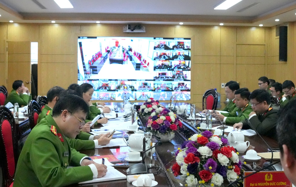 Hội nghị được tổ chức trực tuyến từ Công an tỉnh đến Công an cấp xã.