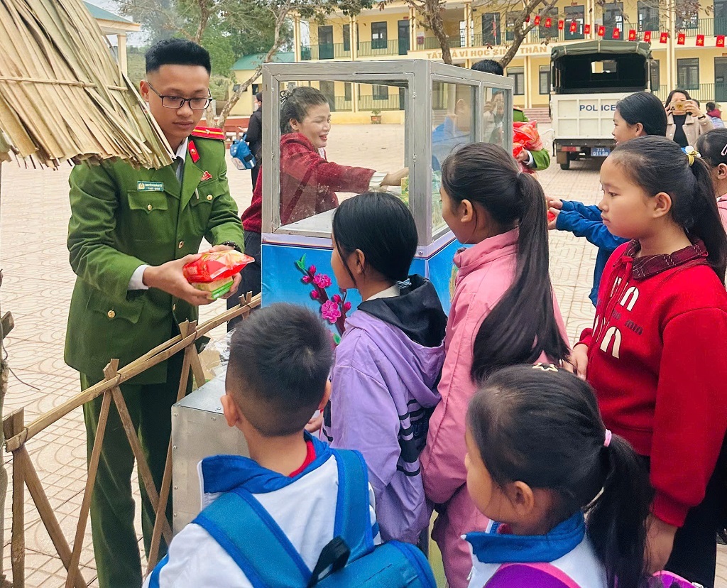 Công an xã triển khai chương trình