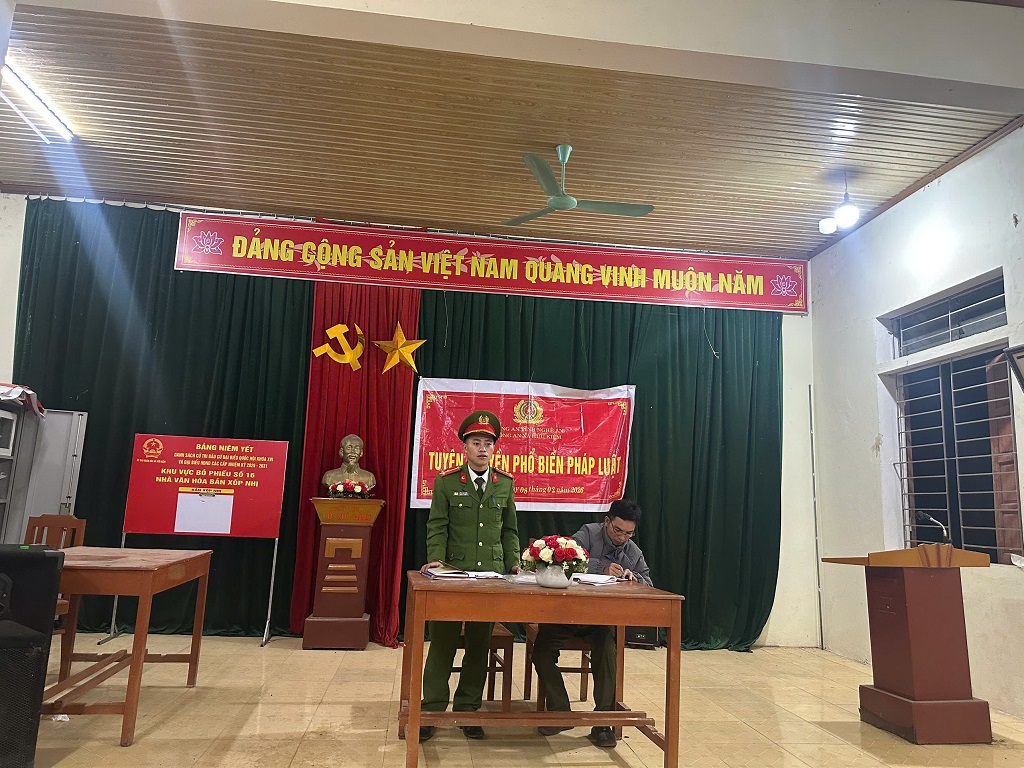 Công an xã Hữu Kiệm trực tiếp tuyên truyền, nội dung thiết thực, cách truyền đạt dễ hiểu, sát tình hình địa bàn 