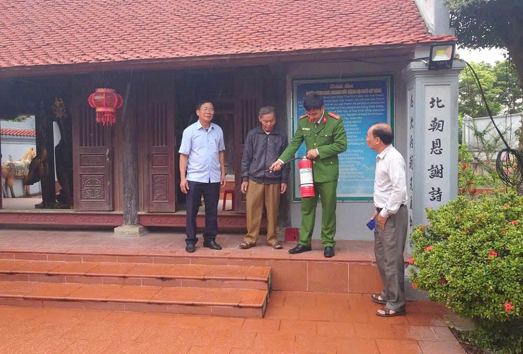 Kiểm tra, hướng dẫn Ban quản lý cơ sở văn hóa, tín ngưỡng thực hiện quy định về an toàn PCCC