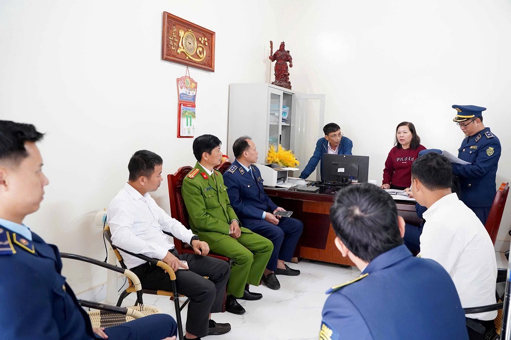 Tổ liên ngành kiểm tra hoạt động của cơ sở kinh doanh xăng dầu
