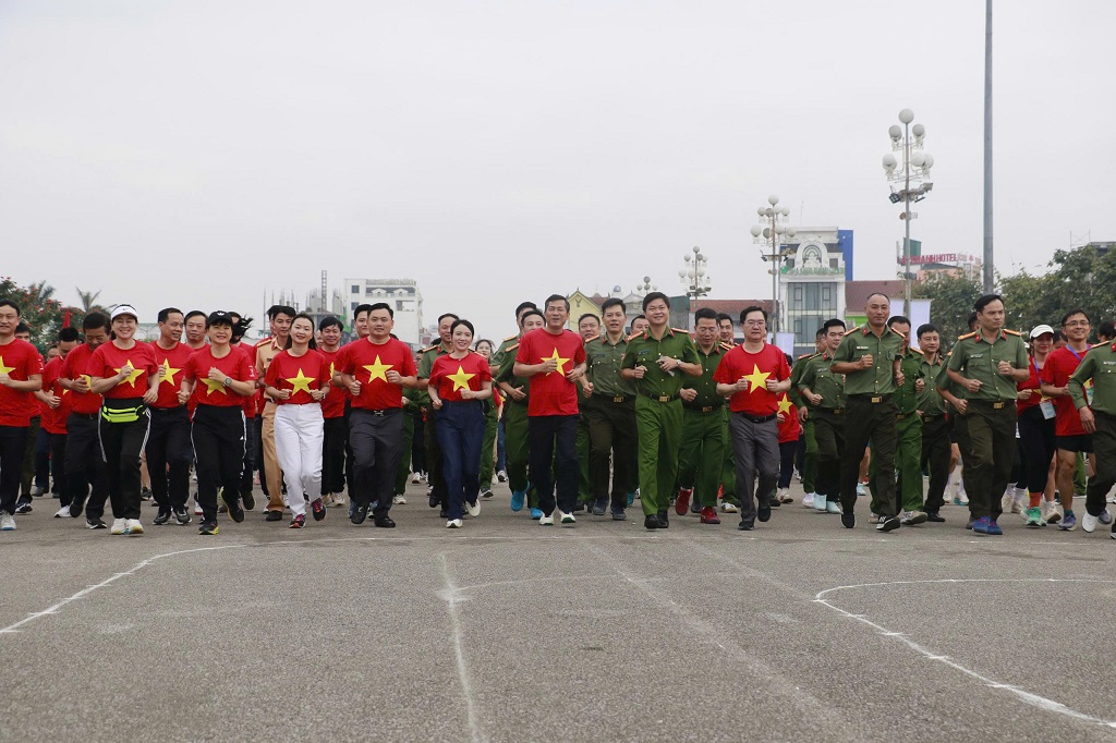 Nhiều đại biểu hưởng ứng “Ngày chạy Olympic – Vì sức khỏe toàn dân – Vì An ninh Tổ quốc” 