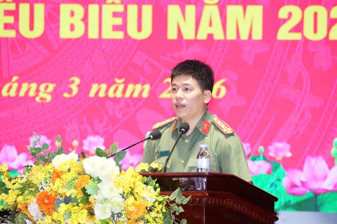 Đồng chí Đại tá Trần Hồng Quang, Phó Bí thư Đảng ủy, Phó Giám đốc Công an tỉnh phát biểu chỉ đạo 