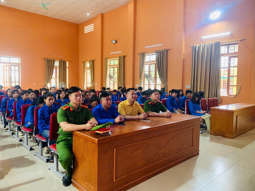 Công an xã Bích Hào ra mắt mô hình “3 cùng với thanh, thiếu niên”