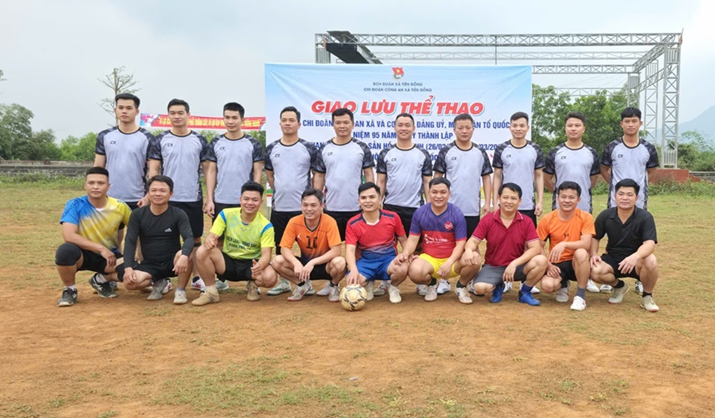 Công an xã Tiên Đồng giao lưu bóng đá với cơ quan Đảng uỷ, Mặt trận Tổ quốc xã 