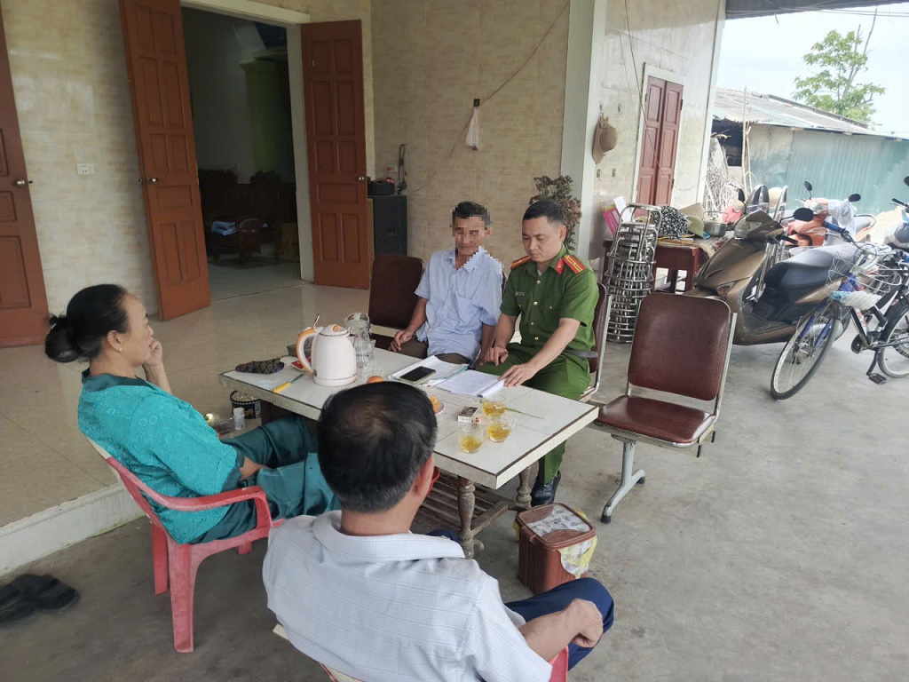 Công an xã Yên Thành phân tích cho người dân thủ đoạn lừa đảo của tội phạm