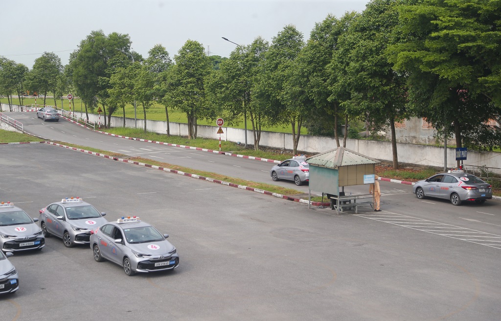 Công an tỉnh Nghệ An tổ chức kỳ sát hạch lái xe cho các học viên