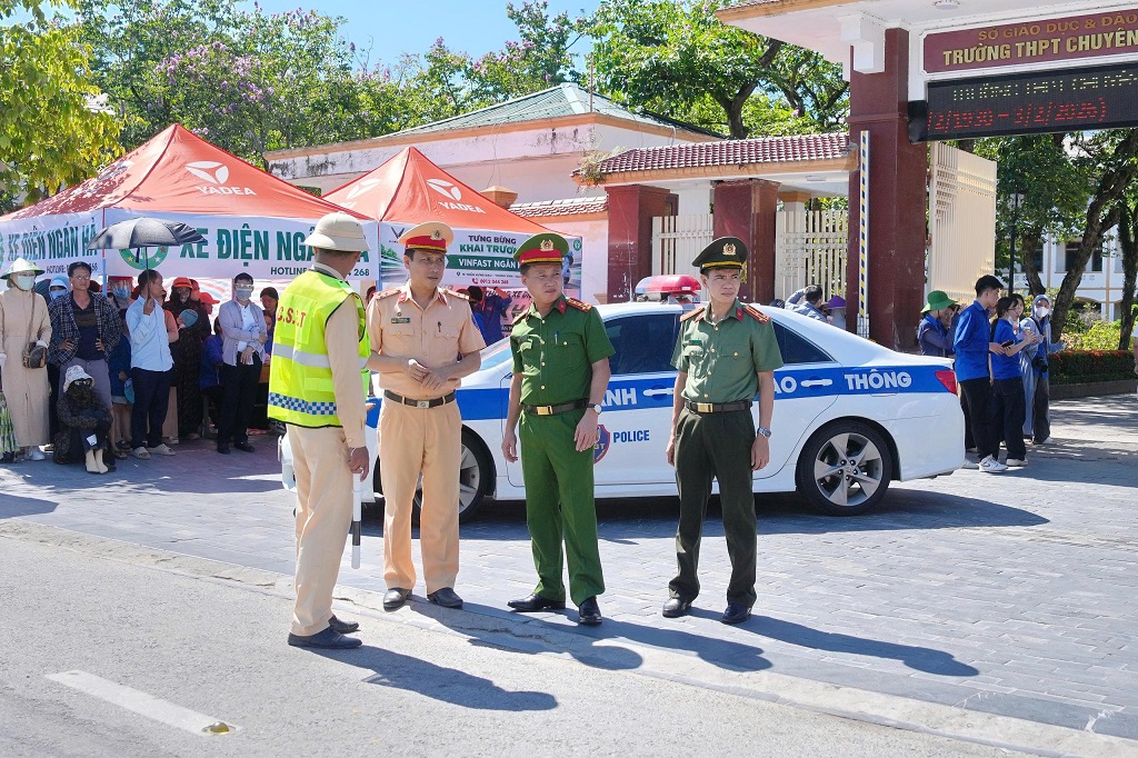 Lãnh đạo Công an tỉnh kiểm tra công tác bảo đảm ANTT, trật tự ATGT kỳ thi tuyển sinh vào lớp 10