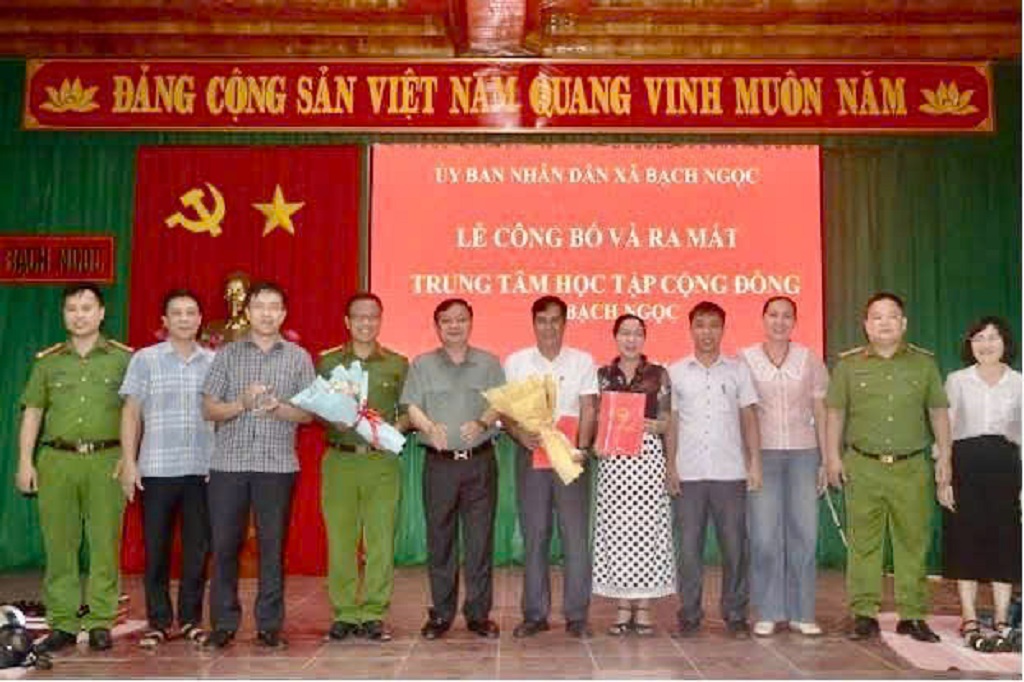 Ra mắt Trung tâm Học tập cộng đồng xã Bạch Ngọc 