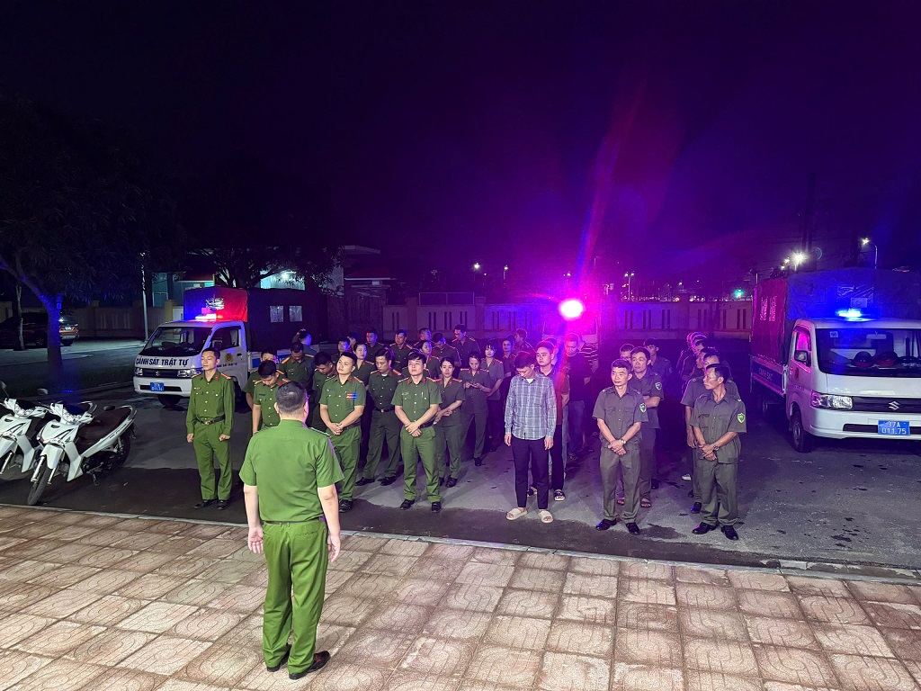 Công an phường Vinh Lộc ra quân tuần tra, phòng ngừa, đấu tranh với thanh, thiếu niên vi phạm pháp luật