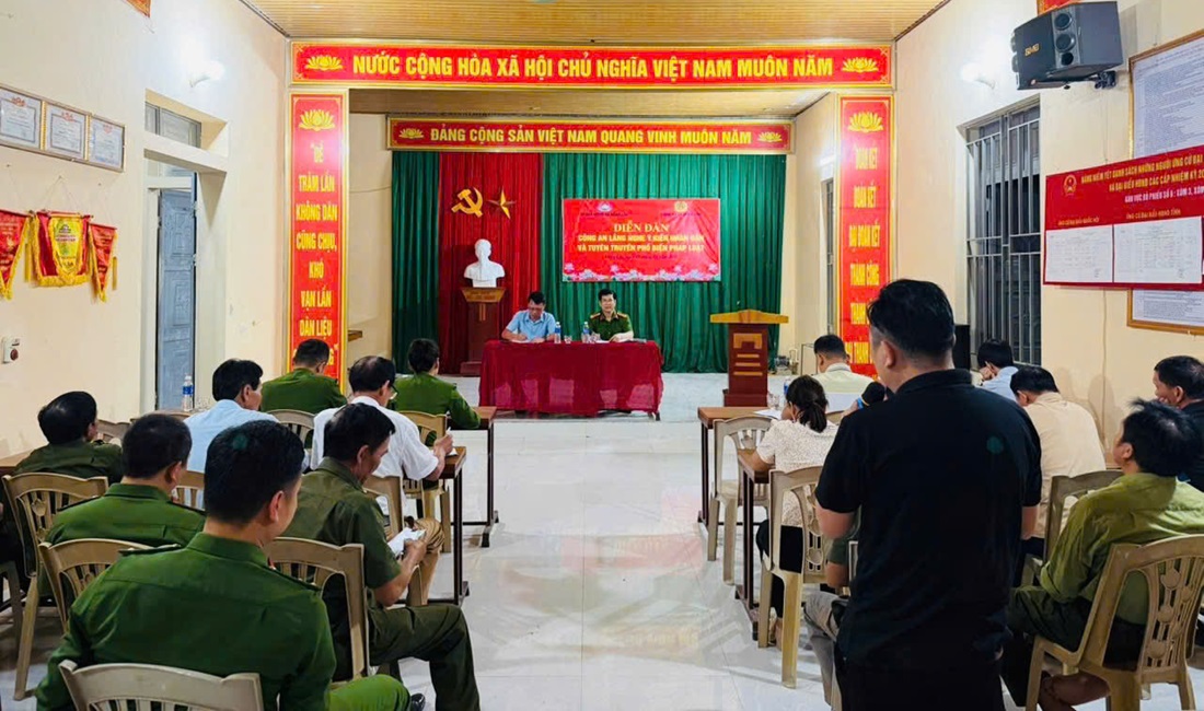 Tại diễn đàn 