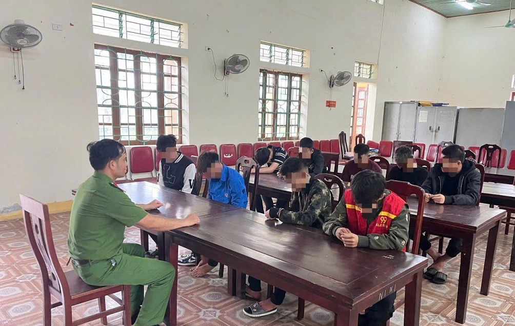   Công an xã Nam Đàn tuyên truyền, giáo dục thanh thiếu niên chưa ngoan