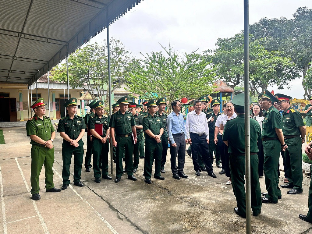 Công an xã Kim Bảng bảo đảm an ninh, an toàn Đoàn khảo sát phục vụ chương trình giao lưu hữu nghị quốc phòng biên giới Việt Nam - Lào lần thứ III