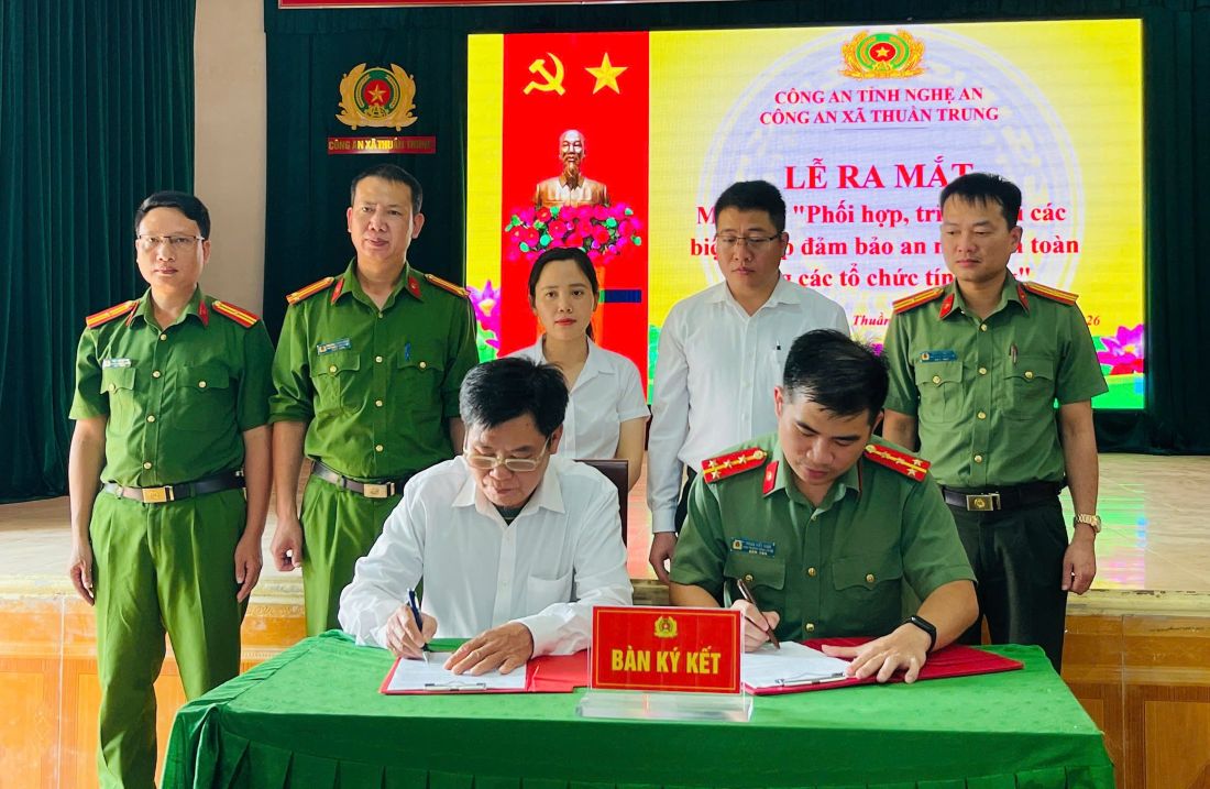 Đại diện các đơn vị ký cam kết thực hiện mô hình