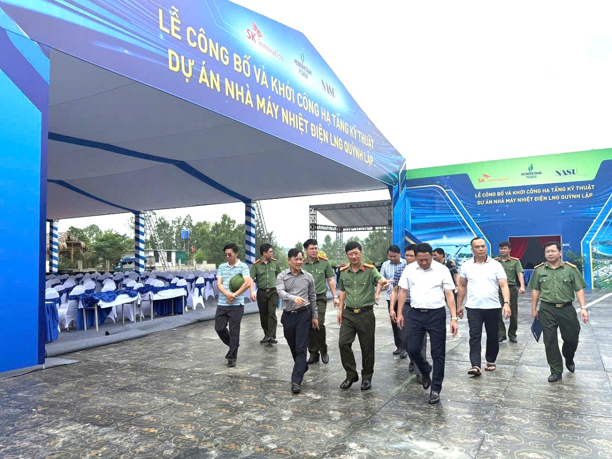 Đoàn công tác Công an tỉnh kiểm tra công tác bảo đảm ANTT tại địa điểm diễn ra Lễ công bố và khởi công hạ tầng kỹ thuật Dự án Nhà máy nhiệt điện LNG Quỳnh Lập