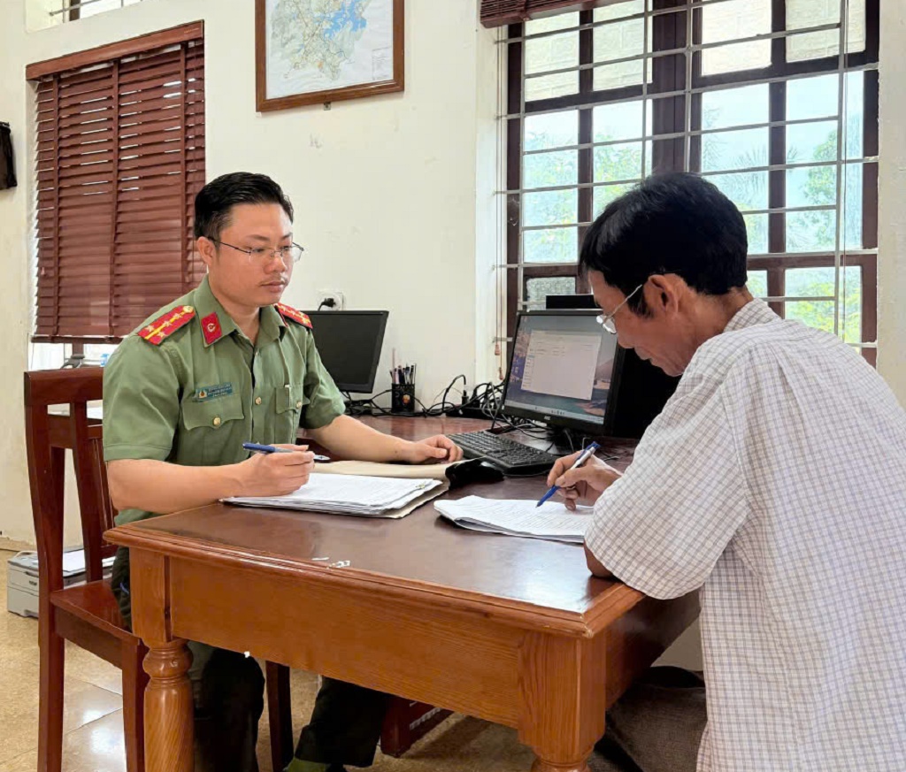 Ổng N.V.C tại cơ quan Công an