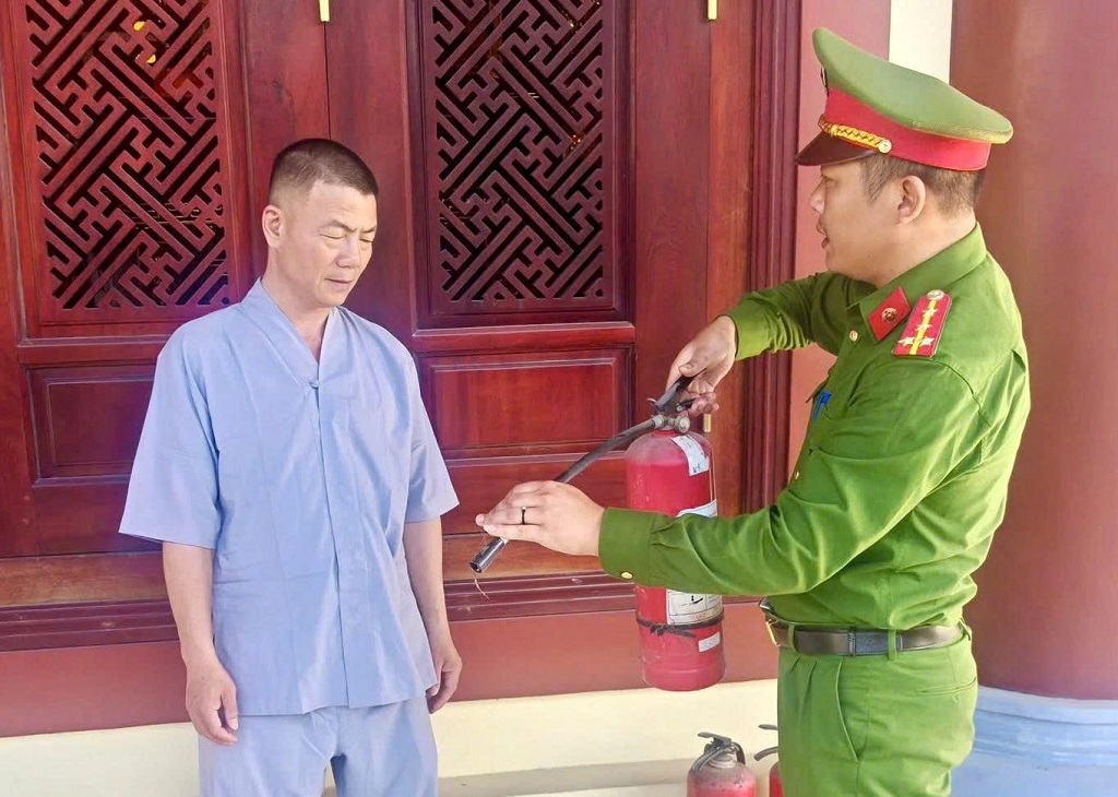Hướng dẫn công tác PCCC tại Chùa Tùng Lâm Diệc Cổ, phường Thành Vinh